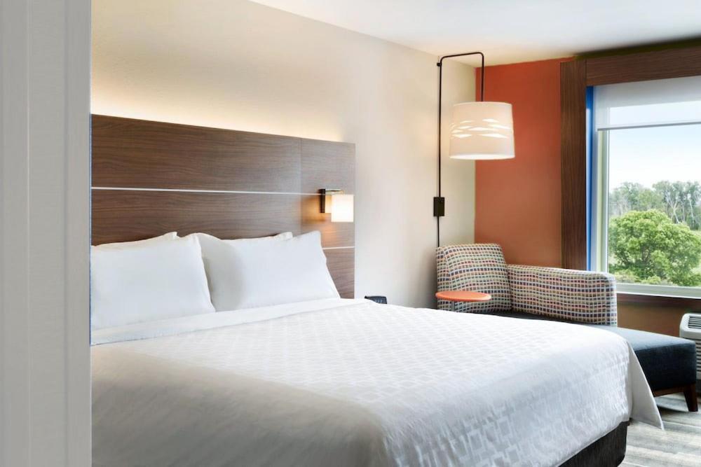 Holiday Inn Express & Suites - Nashville Metrocenter Downtown, An Ihg Hotel Bagian luar foto