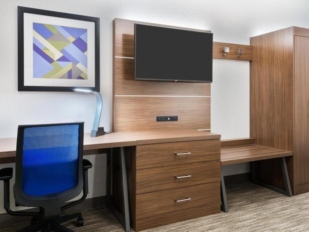 Holiday Inn Express & Suites - Nashville Metrocenter Downtown By Ihg Bagian luar foto