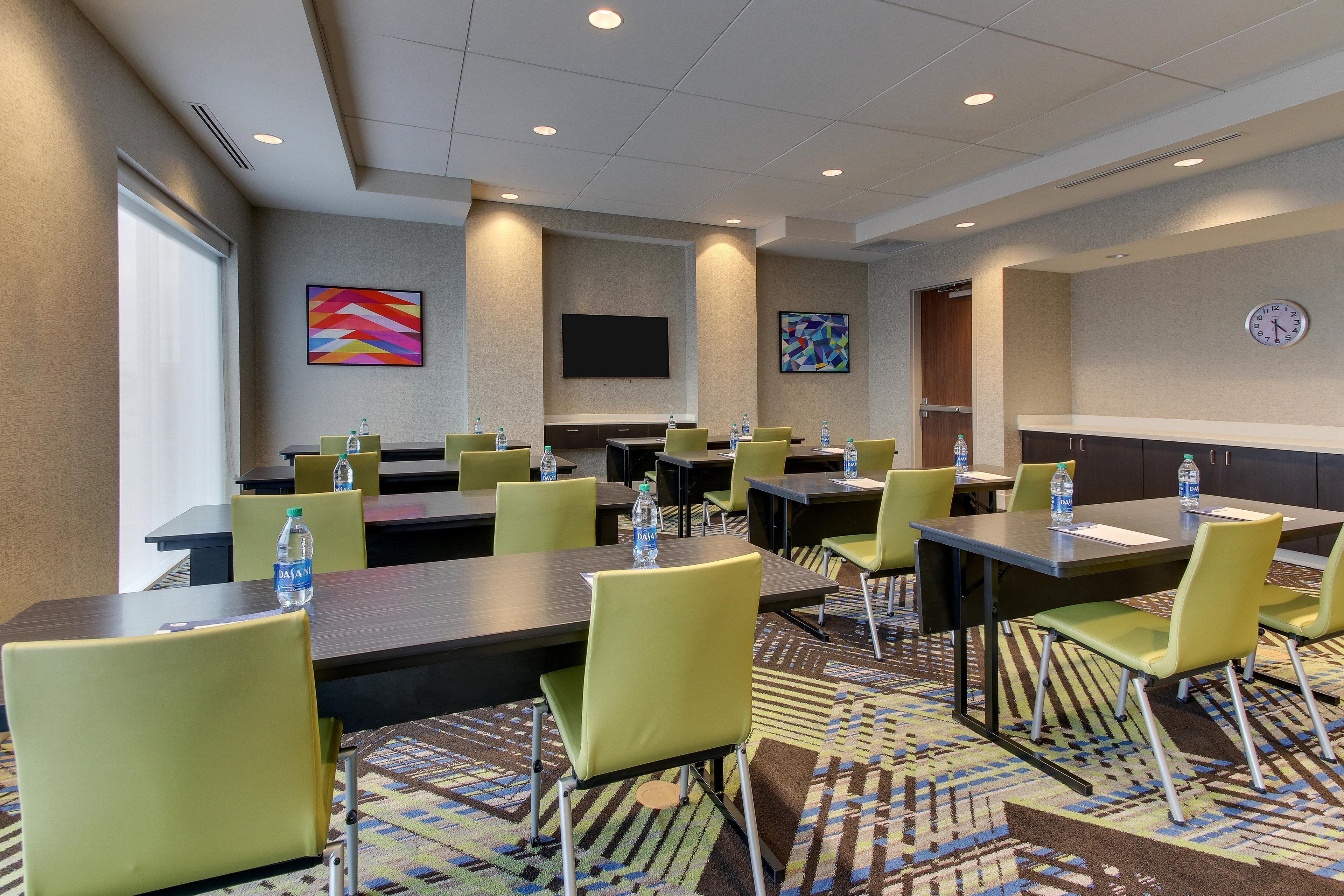 Holiday Inn Express & Suites - Nashville Metrocenter Downtown By Ihg Bagian luar foto